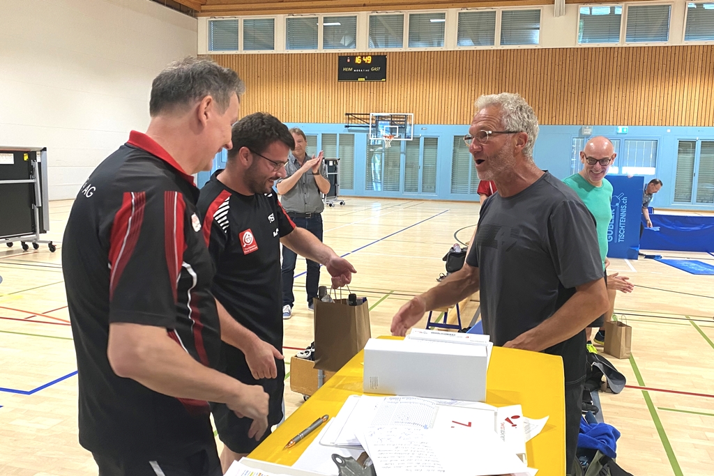 Clubmeister Guido bei der Preisübergabe